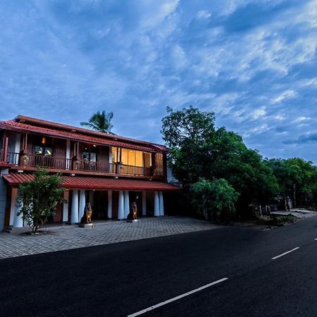 Golden Stars Hotel Dambulla Exterior foto