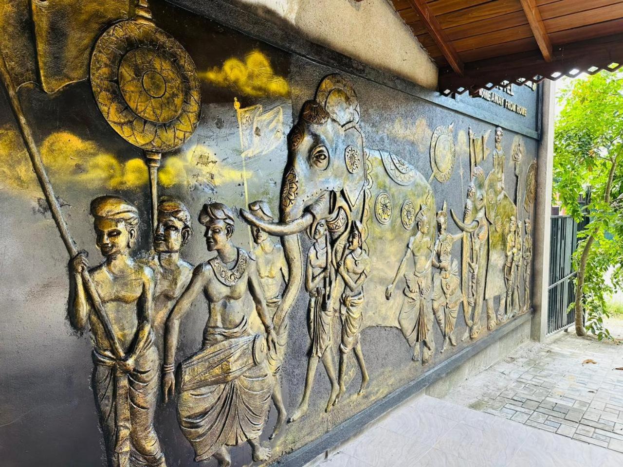 Golden Stars Hotel Dambulla Exterior foto
